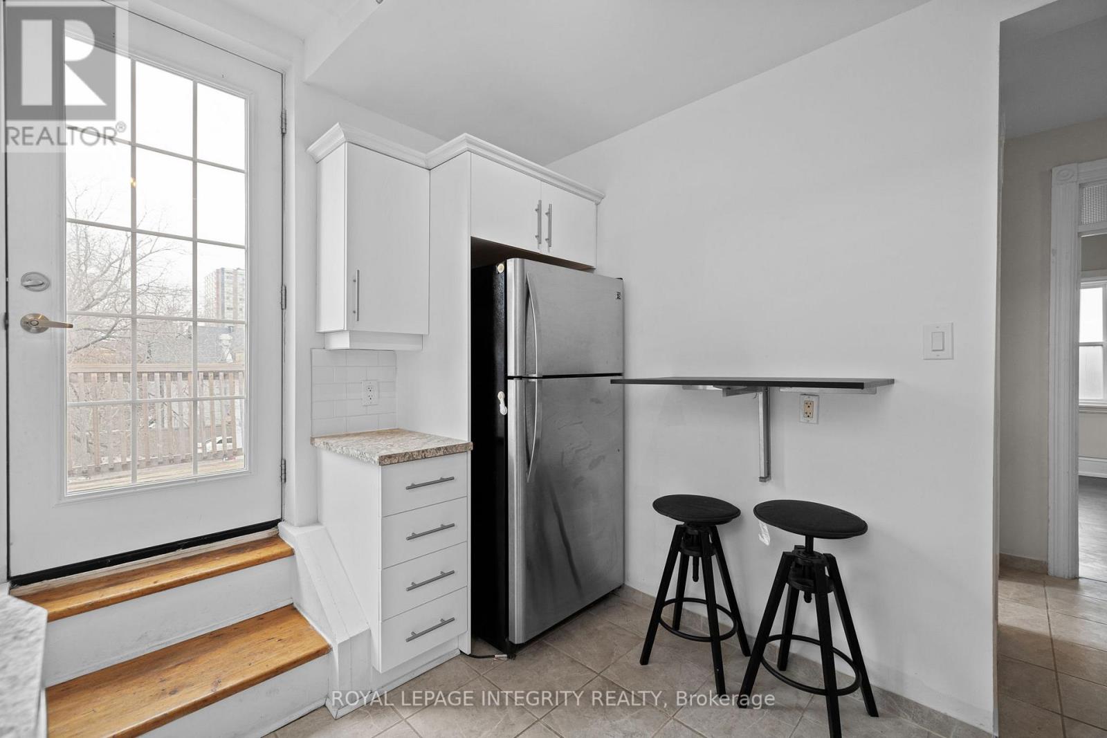 2 - 172 Cobourg Street, Ottawa, Ontario  K1N 8H5 - Photo 6 - X12912218