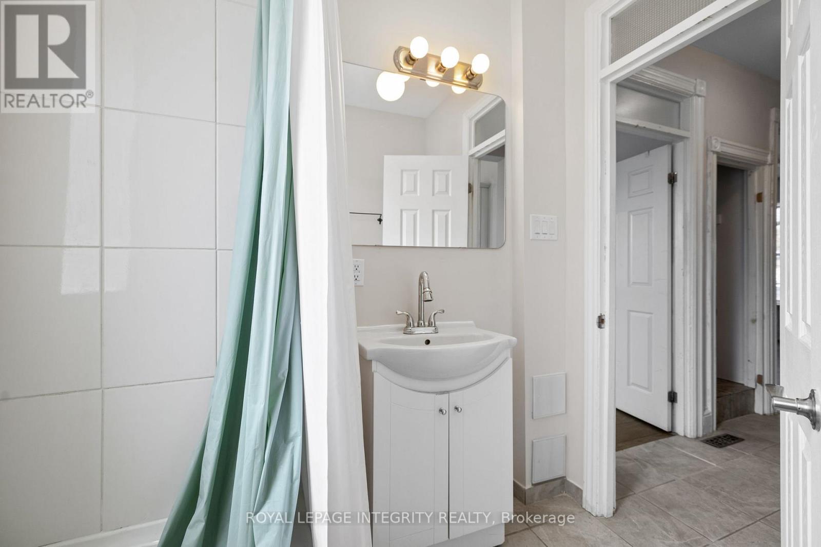 2 - 172 Cobourg Street, Ottawa, Ontario  K1N 8H5 - Photo 8 - X12912218