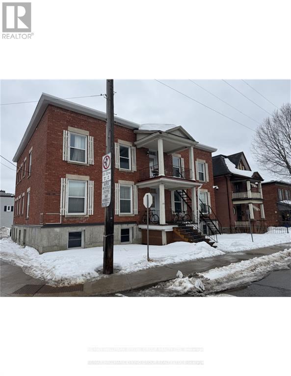 3 - 135 Concord Street S, Ottawa, Ontario  K1S 0Z3 - Photo 2 - X12912306