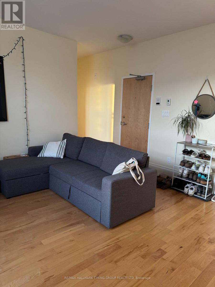 3 - 135 Concord Street S, Ottawa, Ontario  K1S 0Z3 - Photo 3 - X12912306