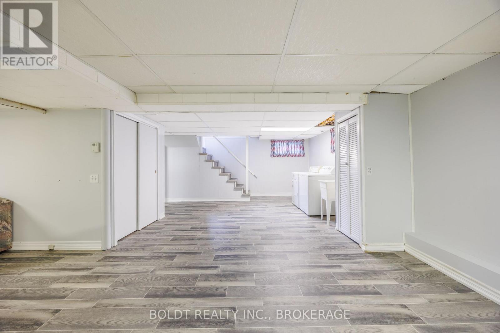 12 Sunnyside Drive, St. Catharines, Ontario  L2M 2A1 - Photo 15 - X12912290