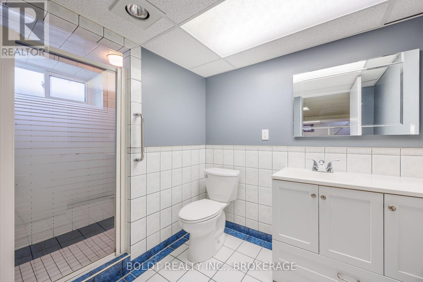 12 Sunnyside Drive, St. Catharines, Ontario  L2M 2A1 - Photo 17 - X12912290