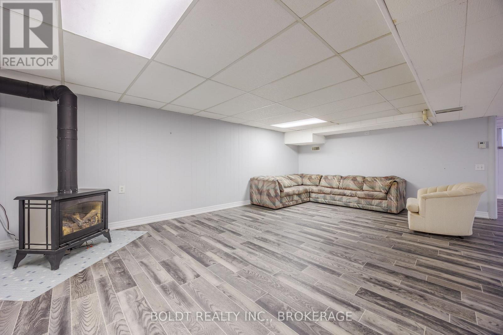 12 Sunnyside Drive, St. Catharines, Ontario  L2M 2A1 - Photo 18 - X12912290