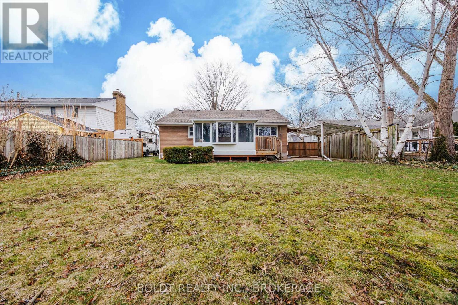 12 Sunnyside Drive, St. Catharines, Ontario  L2M 2A1 - Photo 20 - X12912290