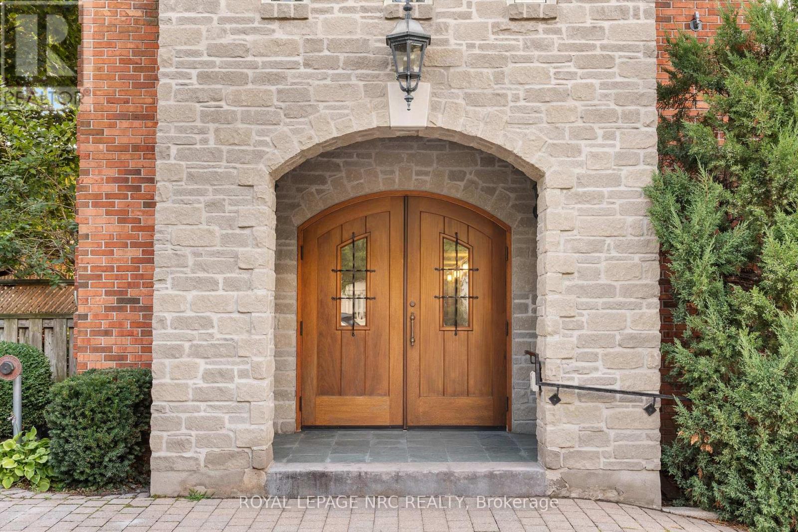 101 - 55 Main Street, St. Catharines, Ontario  L2N 4T8 - Photo 3 - X12912304