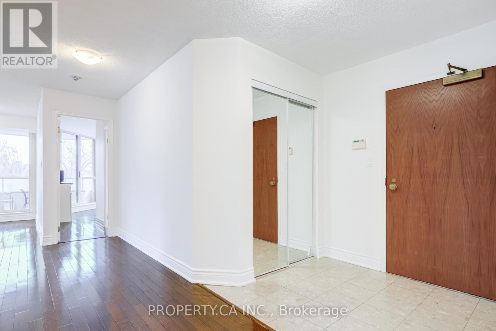 410 - 1 Aberfoyle Crescent, Toronto, Ontario  M8X 2X8 - Photo 7 - W12871096