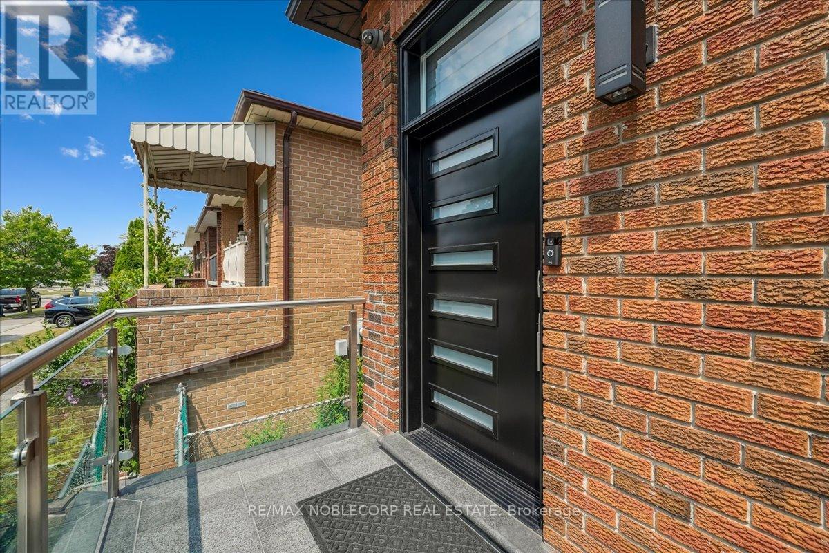 77 Crayford Drive, Toronto, Ontario  M1W 3B5 - Photo 2 - E12912294