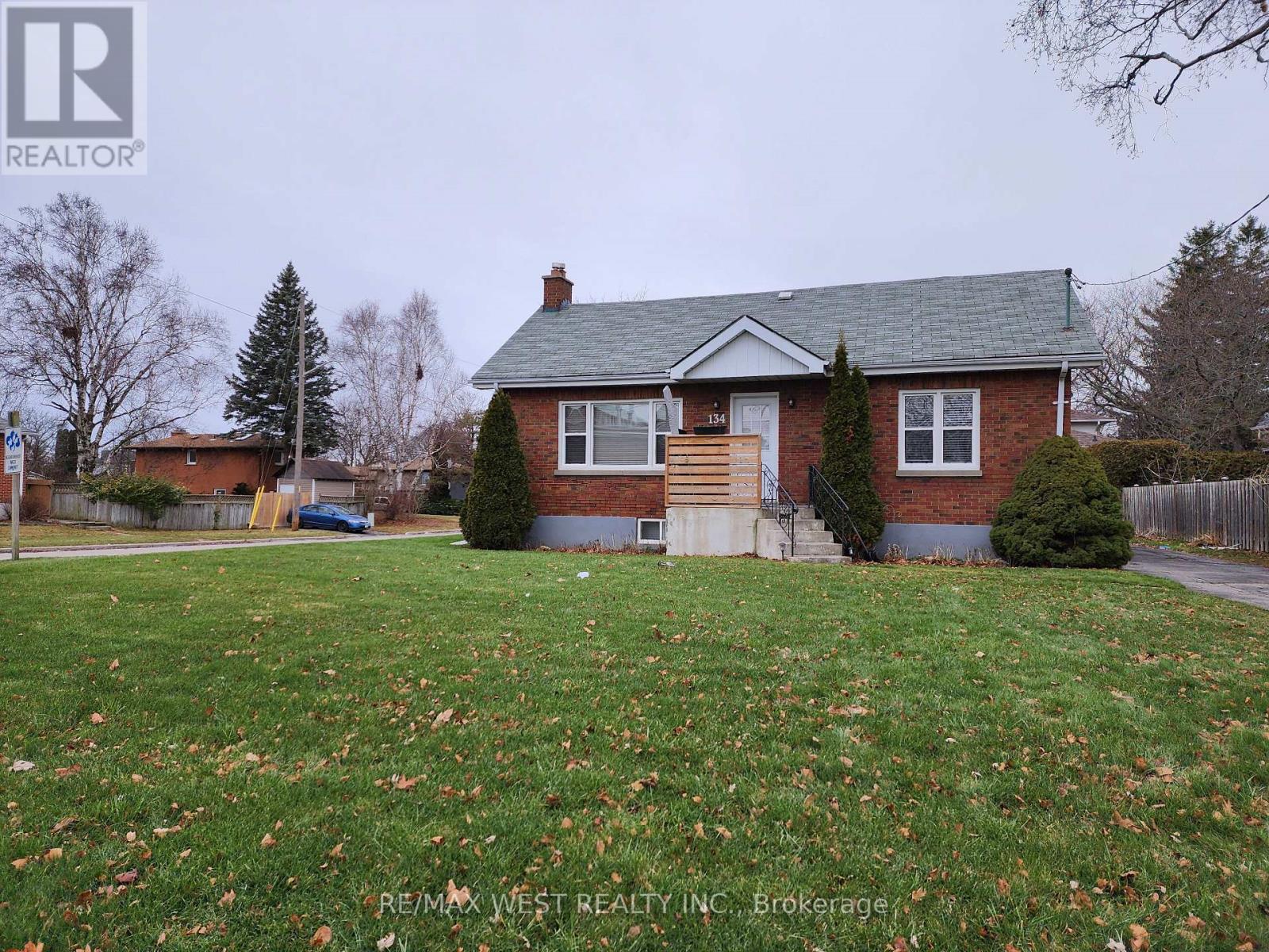 MAIN - 134 HARMONY ROAD S, Oshawa, Ontario