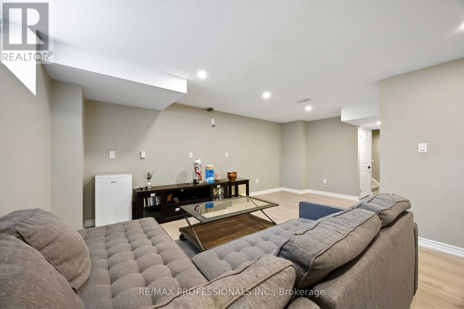 31 Gord Matthews Way, Uxbridge, Ontario  L9P 0E9 - Photo 37 - N12912214