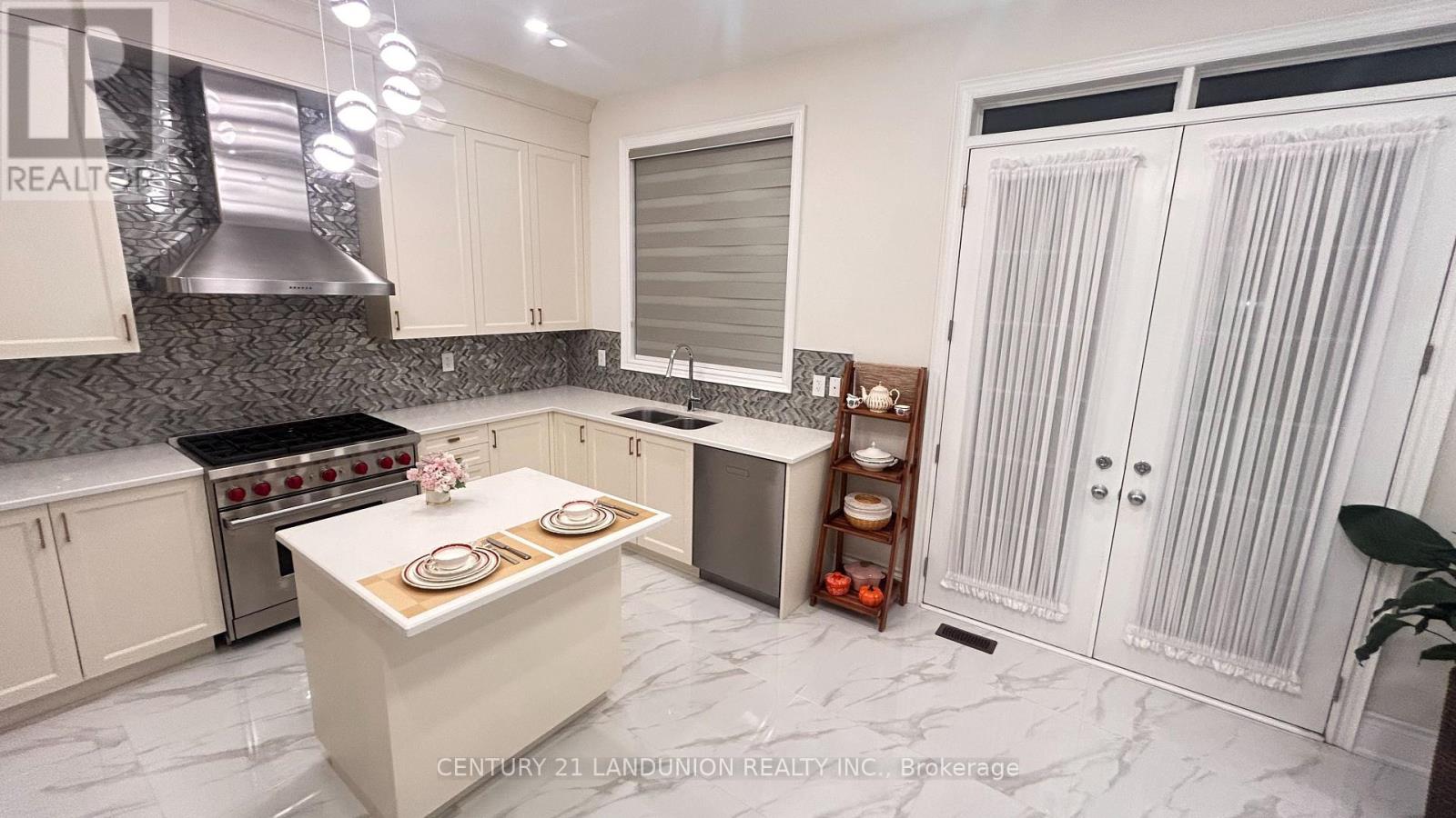 Unknown Address, ,     - Photo 12 - N12912284