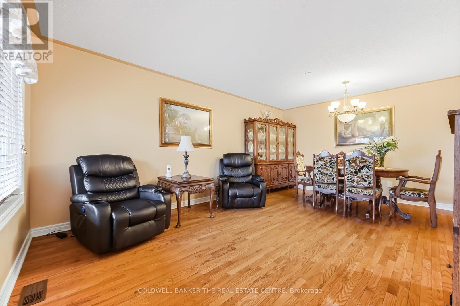 67 Macbride Crescent, Vaughan, Ontario  L6A 3R3 - Photo 11 - N12912286