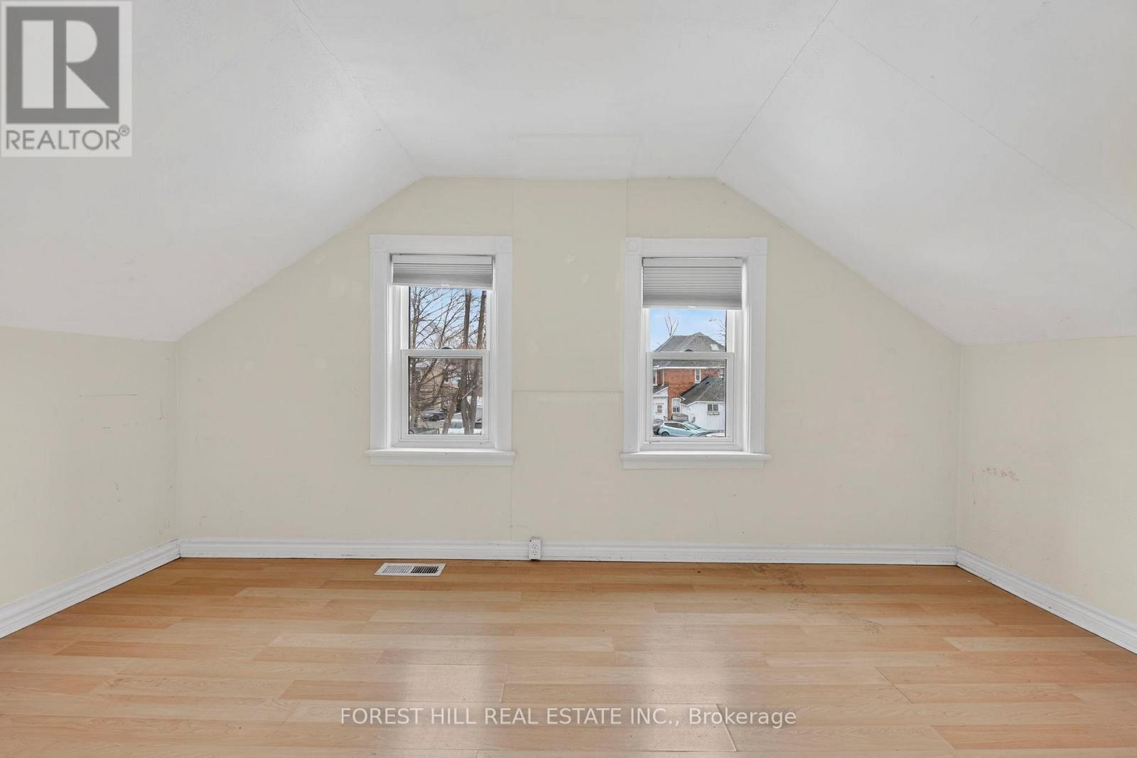 89 Toronto Street, Barrie, Ontario  L4N 1V1 - Photo 24 - S12912240