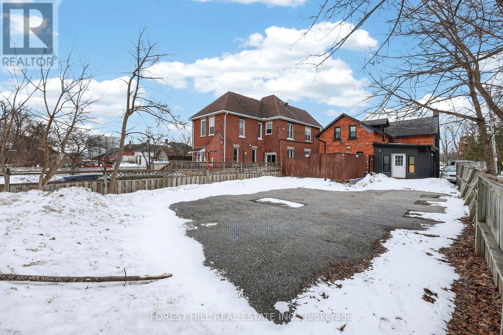 89 Toronto Street, Barrie, Ontario  L4N 1V1 - Photo 6 - S12912240