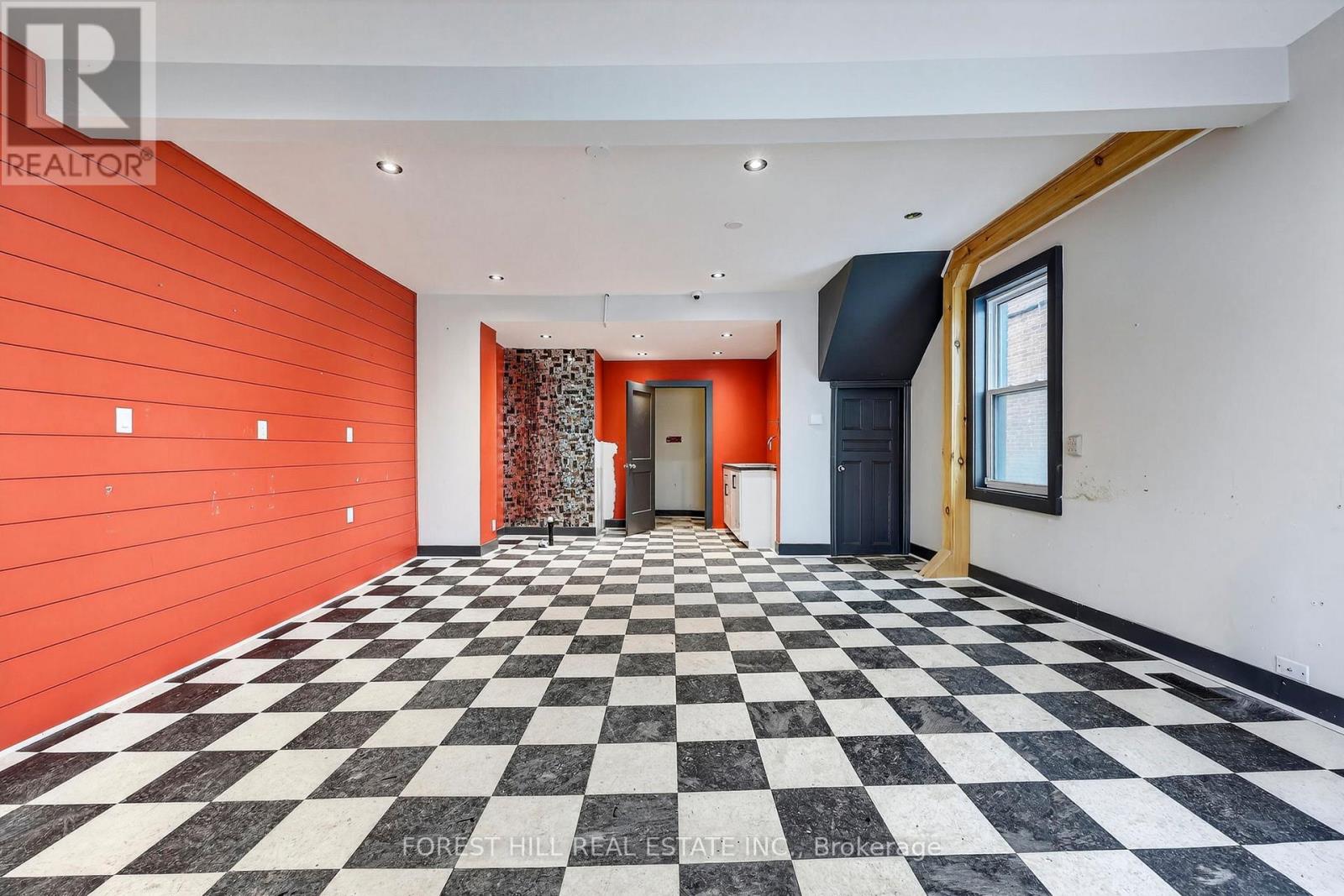 89 Toronto Street, Barrie, Ontario  L4N 1V1 - Photo 8 - S12912240