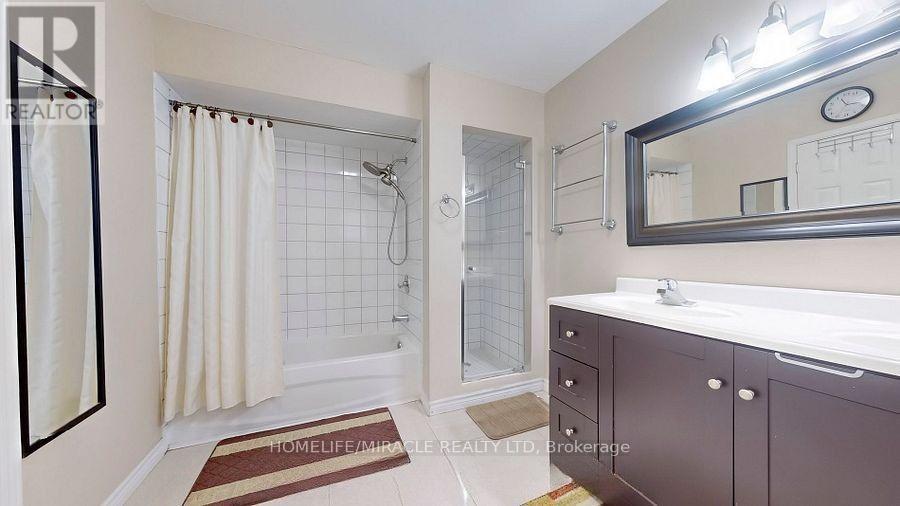 118 Wexford Road, Brampton, Ontario  L6Z 2T5 - Photo 15 - W12912228