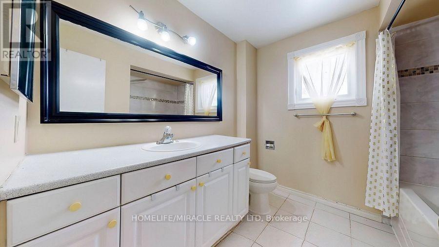 118 Wexford Road, Brampton, Ontario  L6Z 2T5 - Photo 18 - W12912228