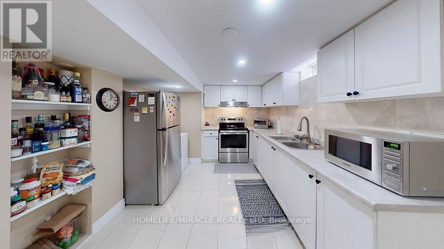 118 Wexford Road, Brampton, Ontario  L6Z 2T5 - Photo 21 - W12912228