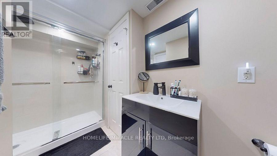 118 Wexford Road, Brampton, Ontario  L6Z 2T5 - Photo 24 - W12912228