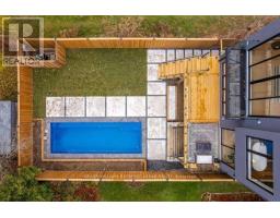 33 TWELFTH STREET, Toronto, Ontario