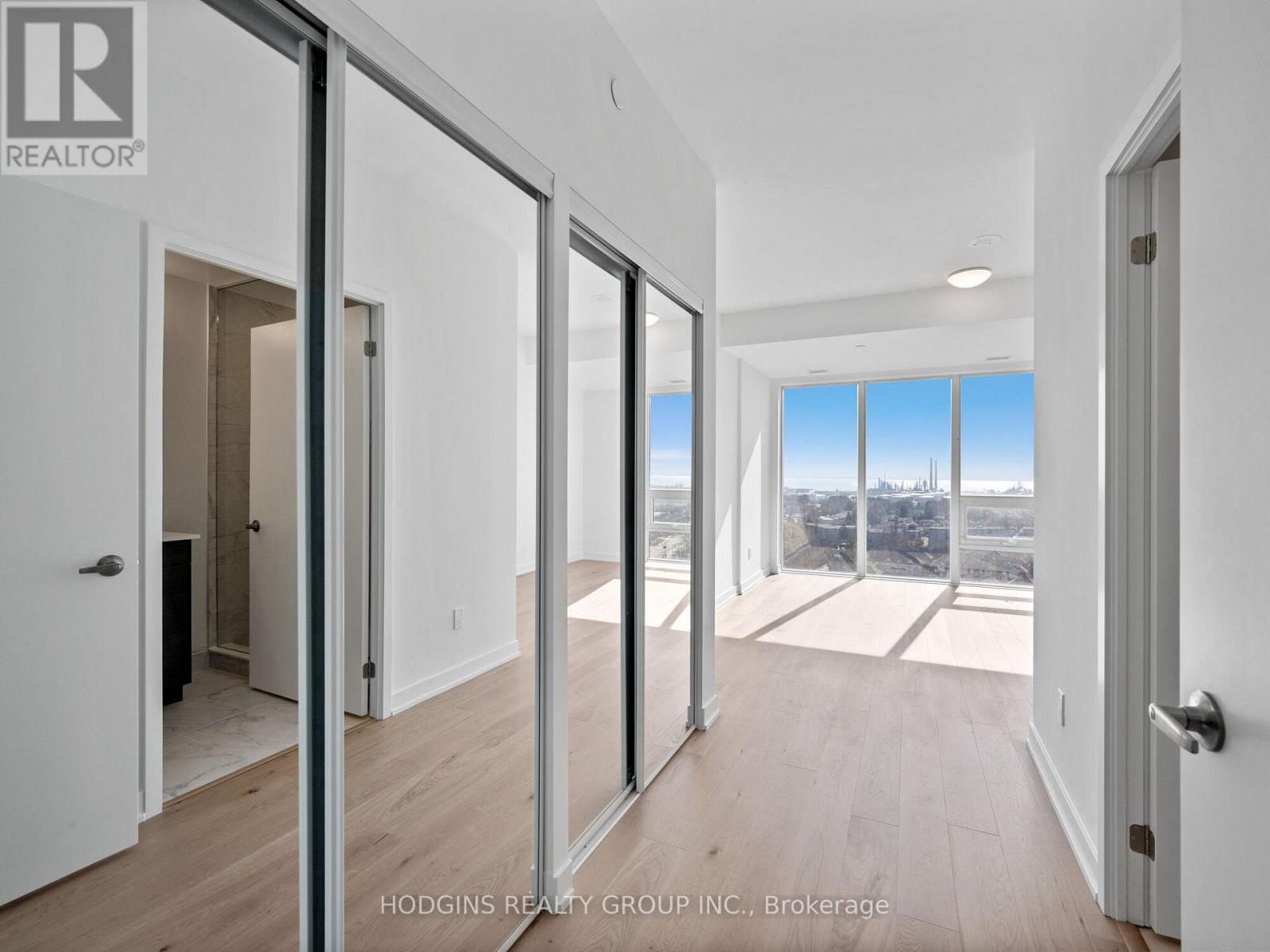 Lph 1802 - 1035 Southdown Road, Mississauga, Ontario  L5J 0A2 - Photo 16 - W12912302