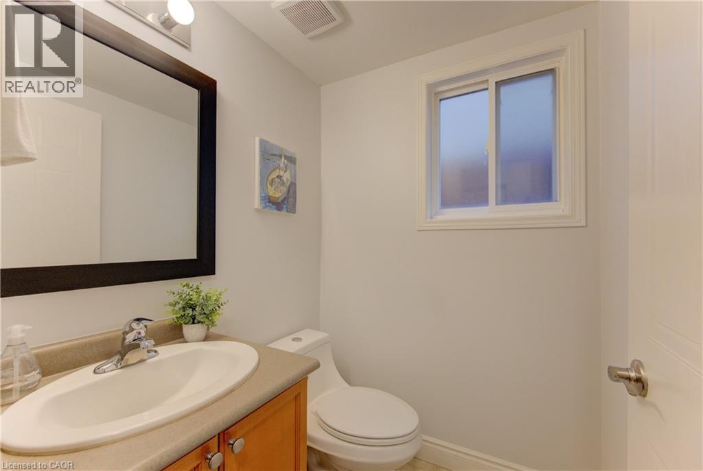 819 Grand Banks Drive, Waterloo, Ontario  N2K 4N2 - Photo 4 - 40813775