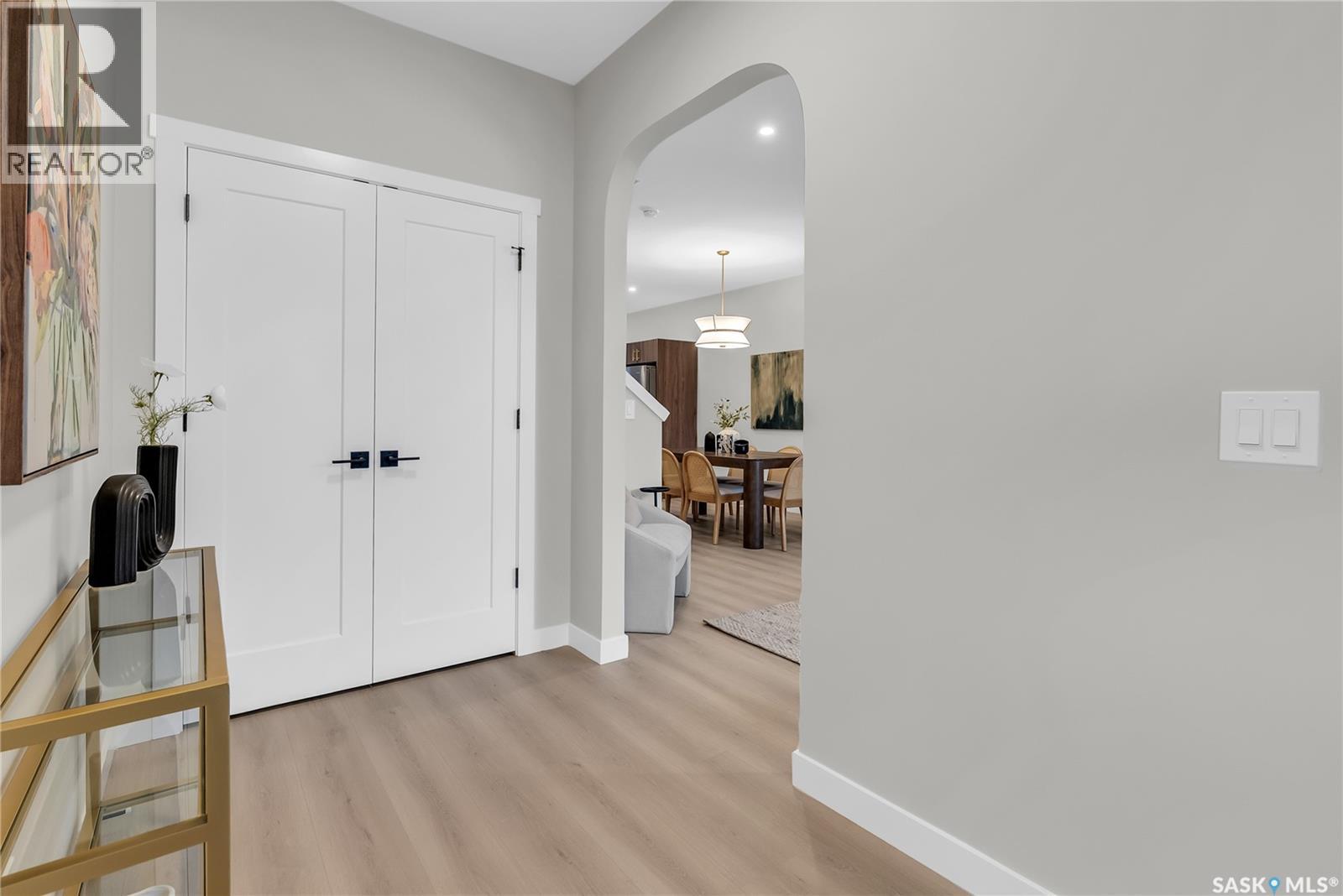 254 Leskiw Lane, Saskatoon, Saskatchewan  S7V 2A4 - Photo 2 - SK031123