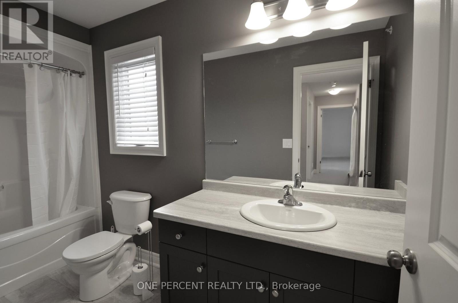 8 Moes Crescent, St. Catharines, Ontario  L2M 0B1 - Photo 17 - X12912224