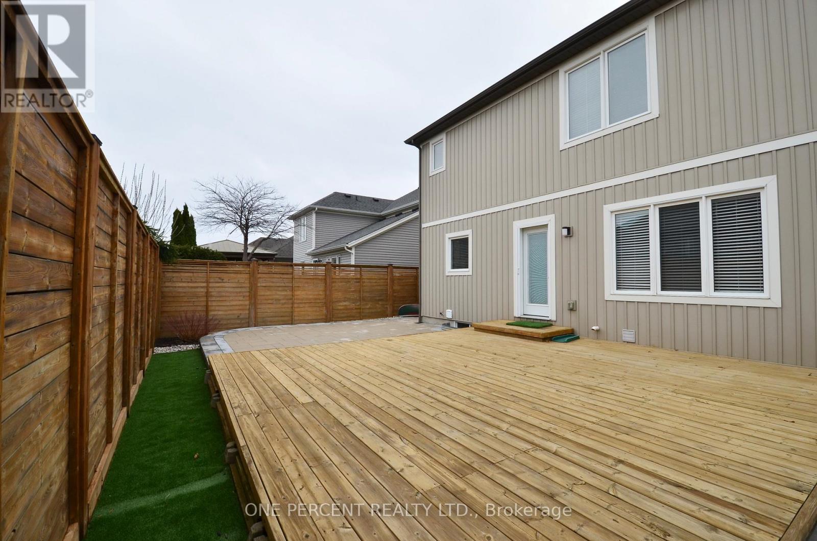 8 Moes Crescent, St. Catharines, Ontario  L2M 0B1 - Photo 26 - X12912224