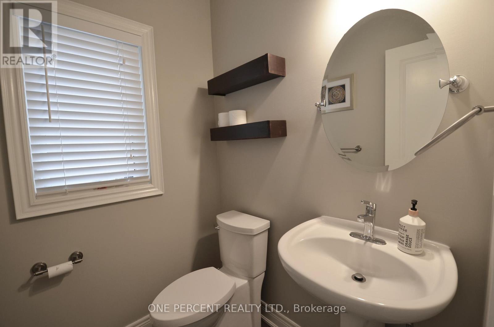 8 Moes Crescent, St. Catharines, Ontario  L2M 0B1 - Photo 9 - X12912224