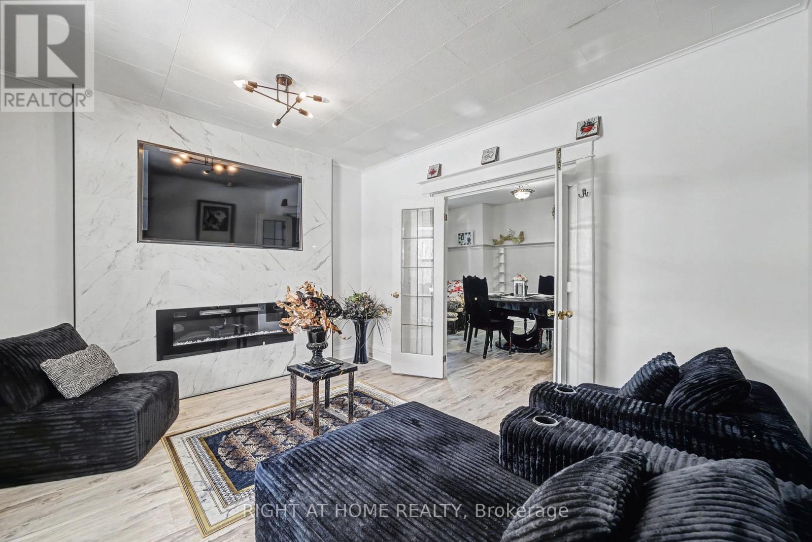 36 Berryman Avenue, St. Catharines, Ontario  L2R 3W9 - Photo 4 - X12912236