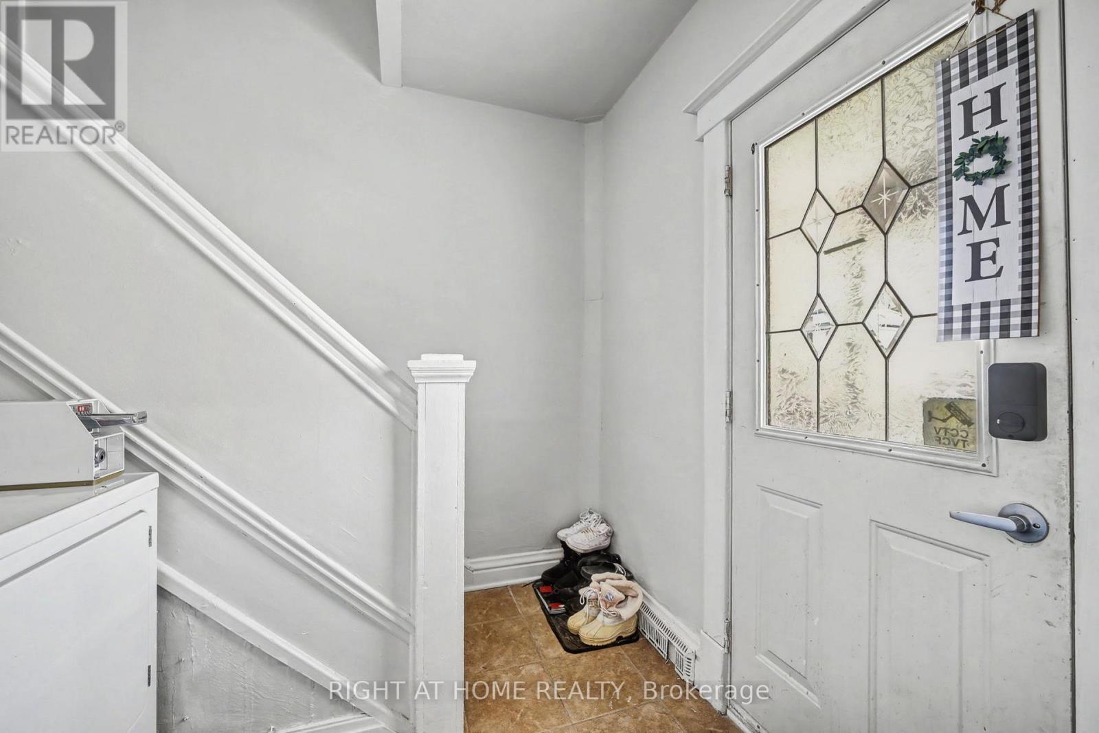 36 Berryman Avenue, St. Catharines, Ontario  L2R 3W9 - Photo 8 - X12912236