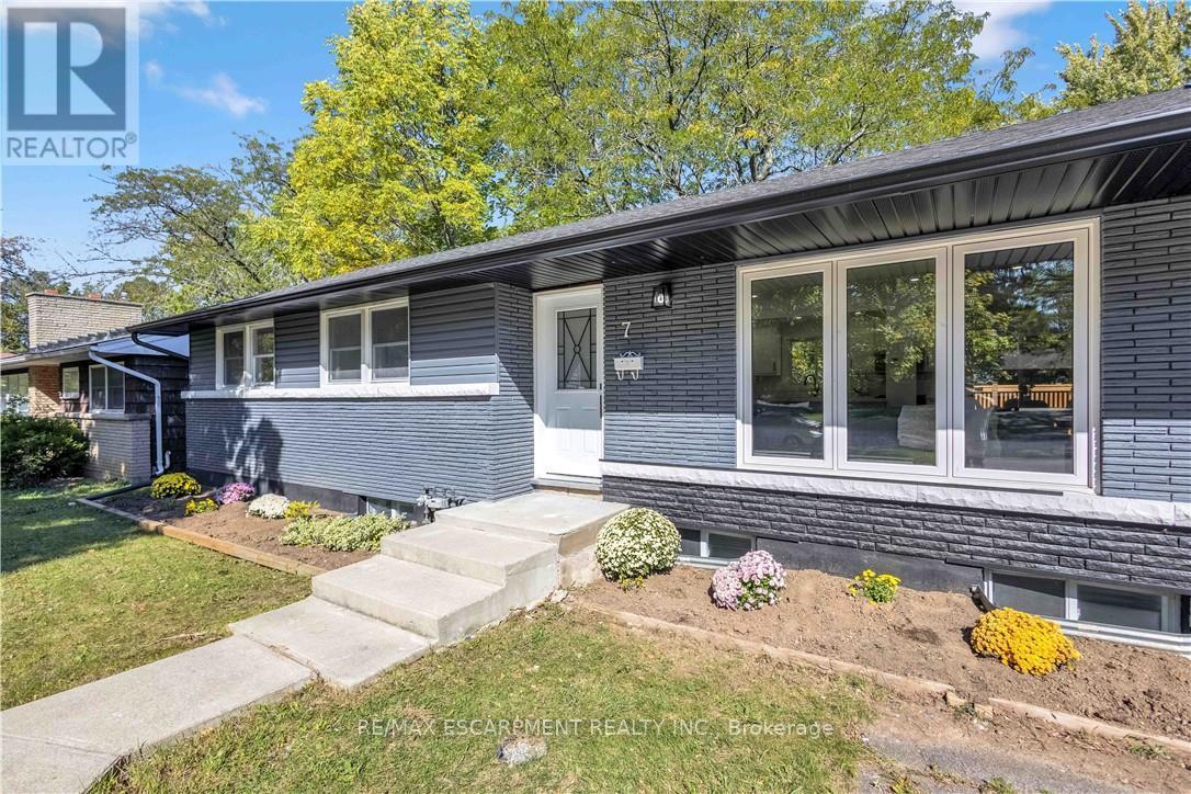 7 Swan Drive, St. Catharines, Ontario  L2T 2C2 - Photo 5 - X12912244