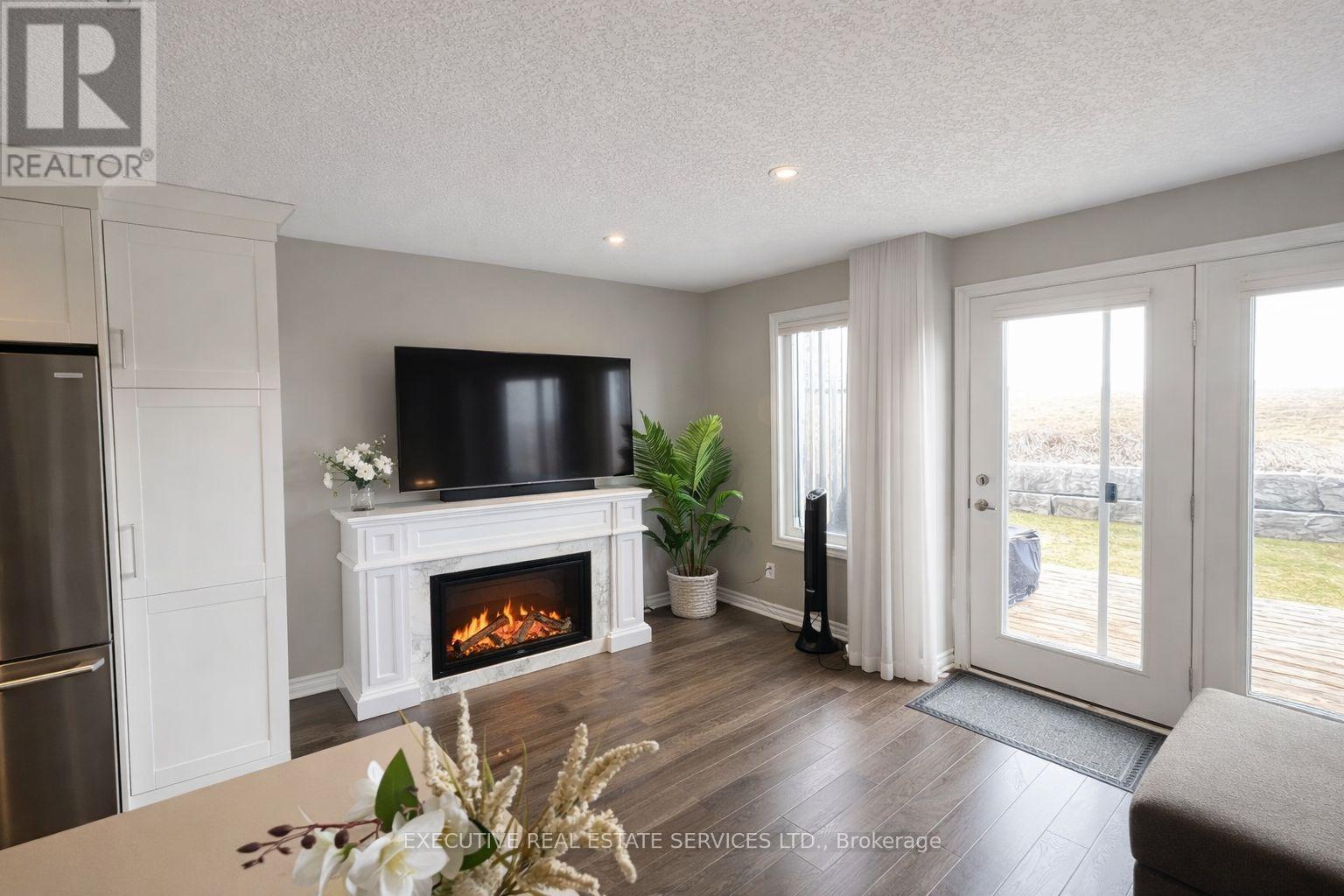 153 Fairfield Drive, Stratford, Ontario  N5A 6S2 - Photo 8 - X12912274