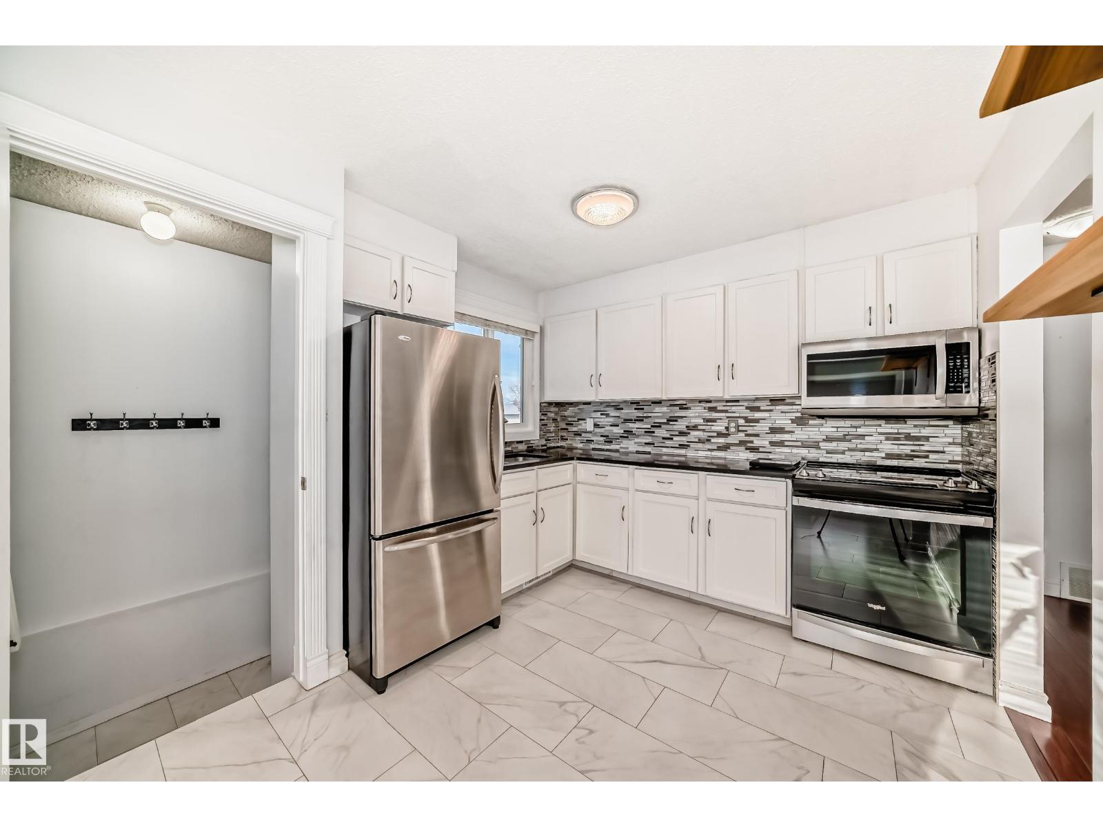 10037 173 Av Nw, Edmonton, Alberta  T5X 3Y1 - Photo 2 - E4478752