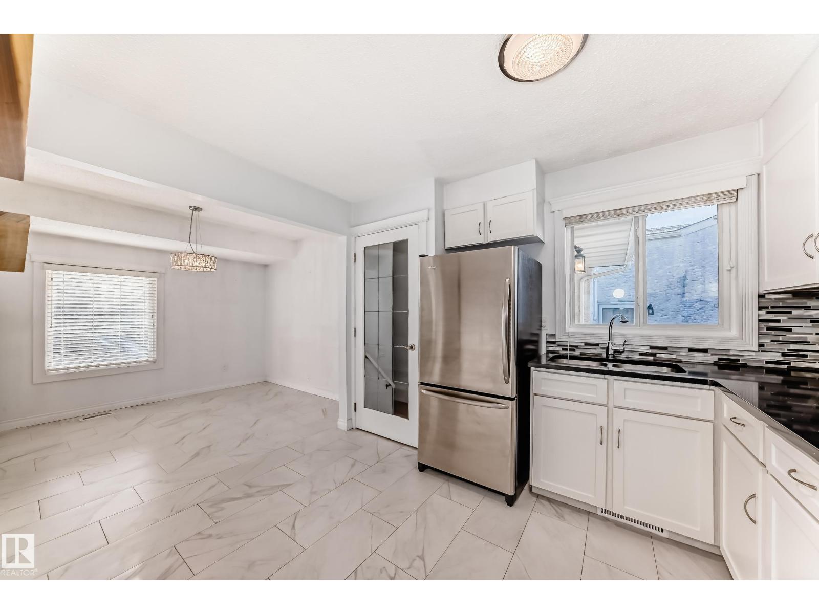 10037 173 Av Nw, Edmonton, Alberta  T5X 3Y1 - Photo 3 - E4478752