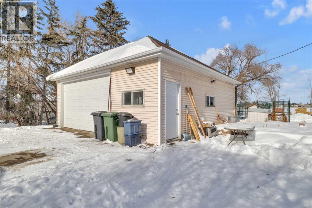 6312 48 Ave, Ponoka, Alberta  T4J 1K3 - Photo 6 - A2289324