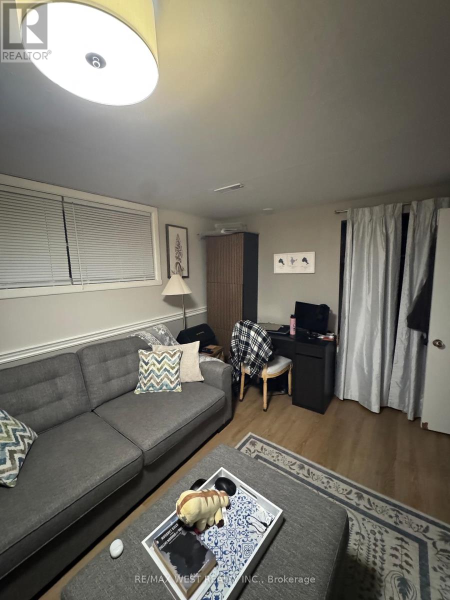 B2 - 35 Lilywood Road, Toronto, Ontario  M6B 1V6 - Photo 6 - W12912182