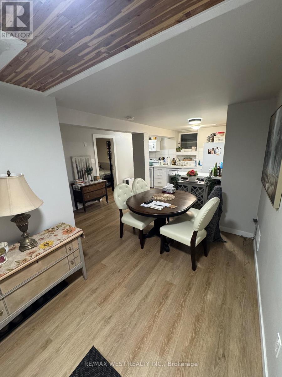 B2 - 35 Lilywood Road, Toronto, Ontario  M6B 1V6 - Photo 15 - W12912182