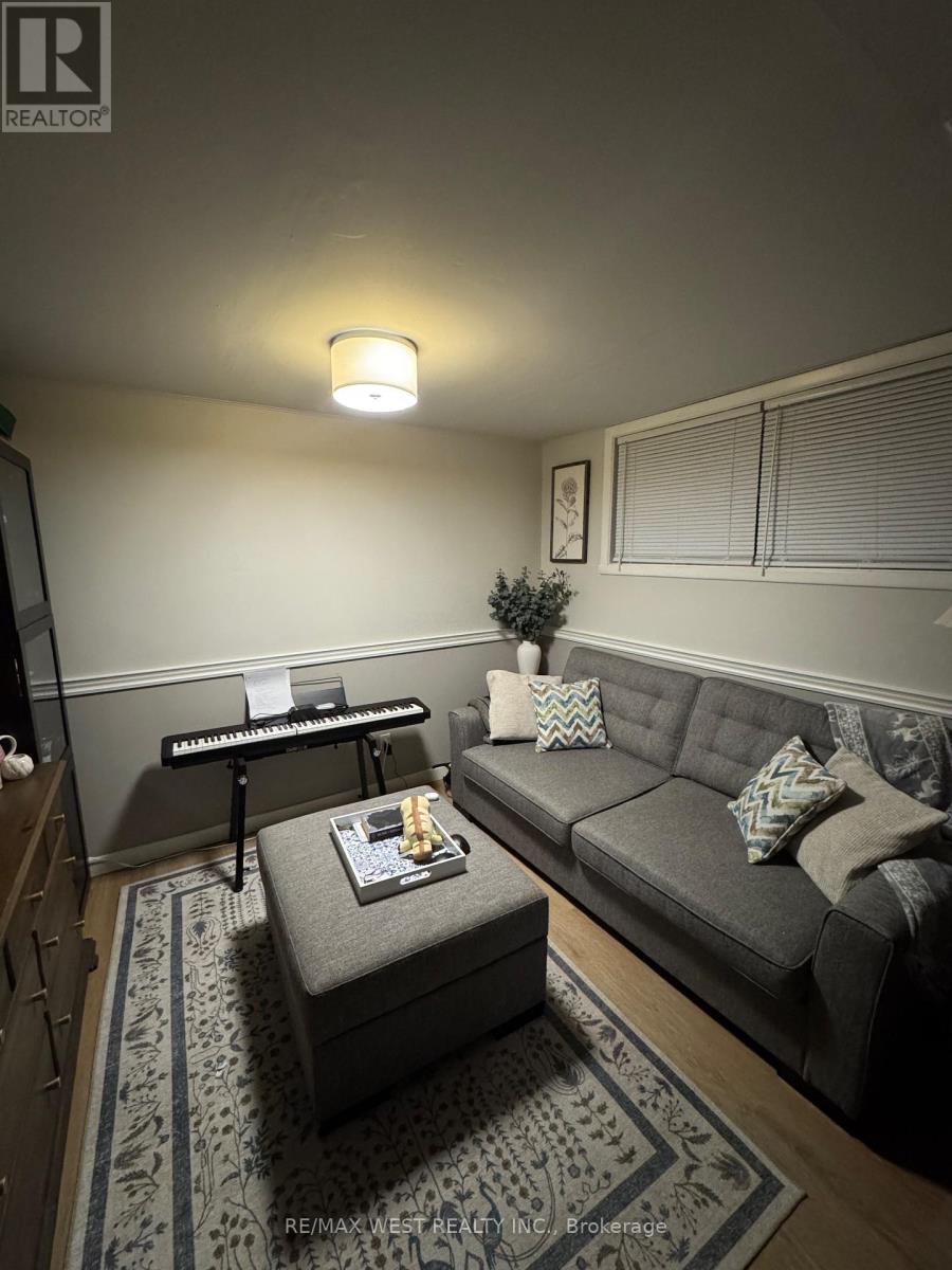 B2 - 35 Lilywood Road, Toronto, Ontario  M6B 1V6 - Photo 5 - W12912182