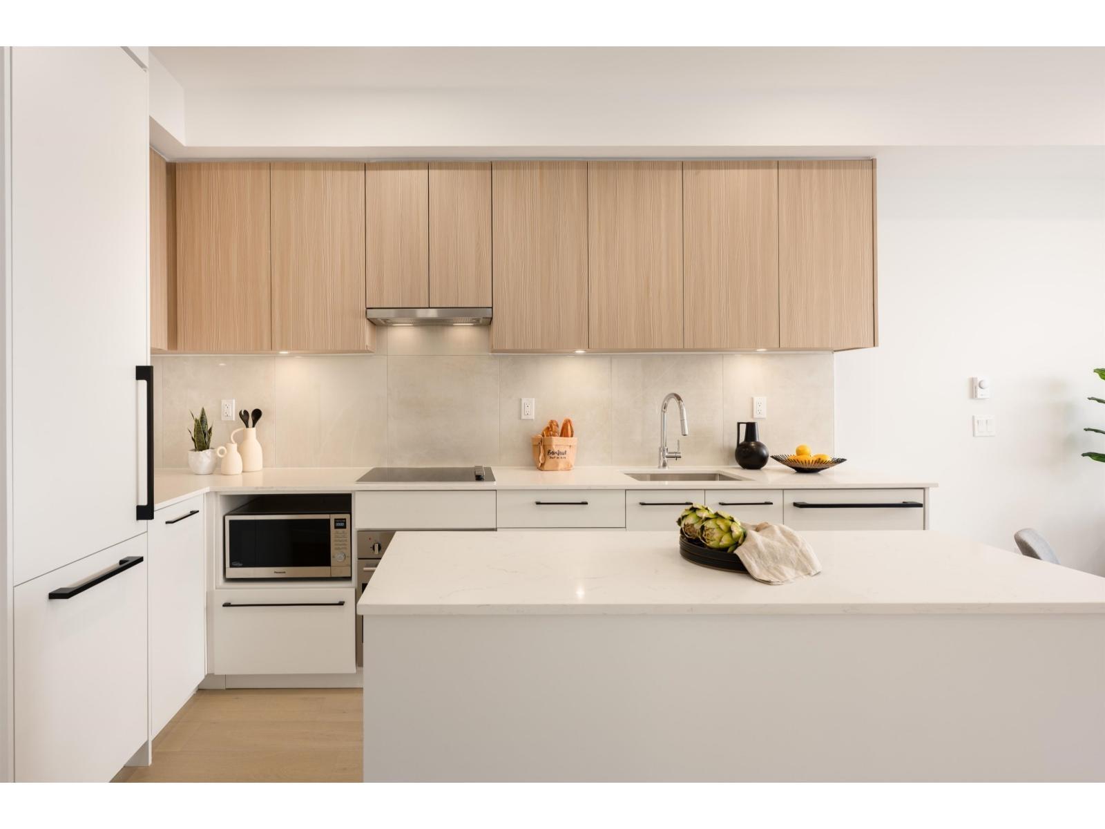 1 Bed + Den 5398 207 Street, Langley, British Columbia  V3A 0S3 - Photo 3 - R3102752