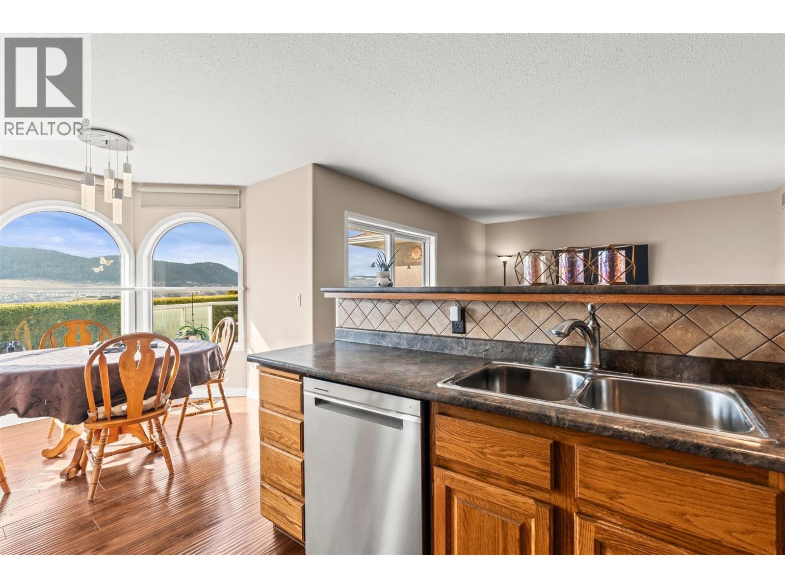 7064 Amber Drive, Vernon, British Columbia  V1H 1P4 - Photo 8 - 10379788