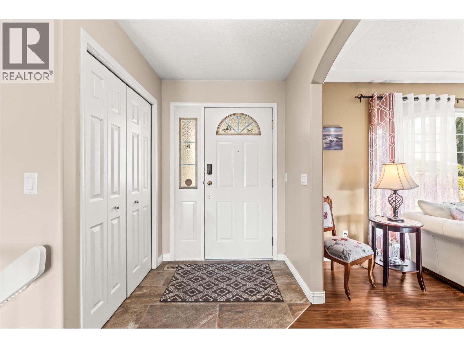 7064 Amber Drive, Vernon, British Columbia  V1H 1P4 - Photo 5 - 10379788