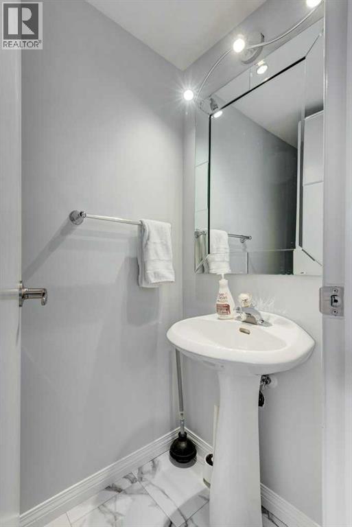 324 Brae Glen Road SW, Calgary, Alberta  T2W 1B6 - Photo 15 - A2290619