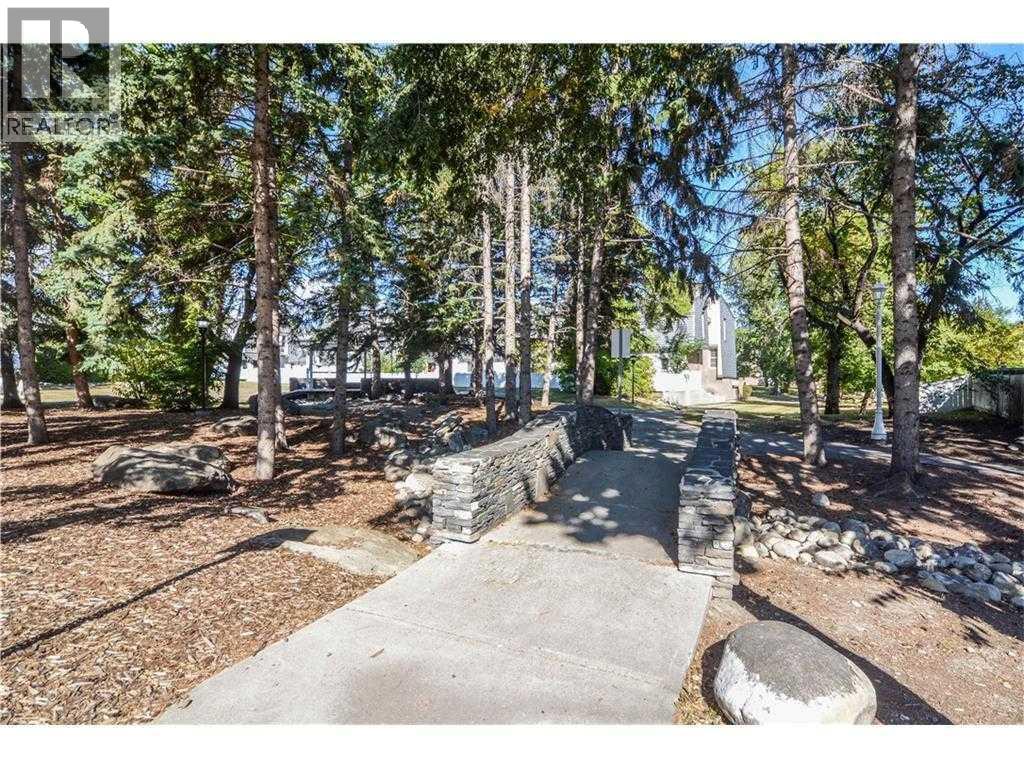 324 Brae Glen Road SW, Calgary, Alberta  T2W 1B6 - Photo 38 - A2290619