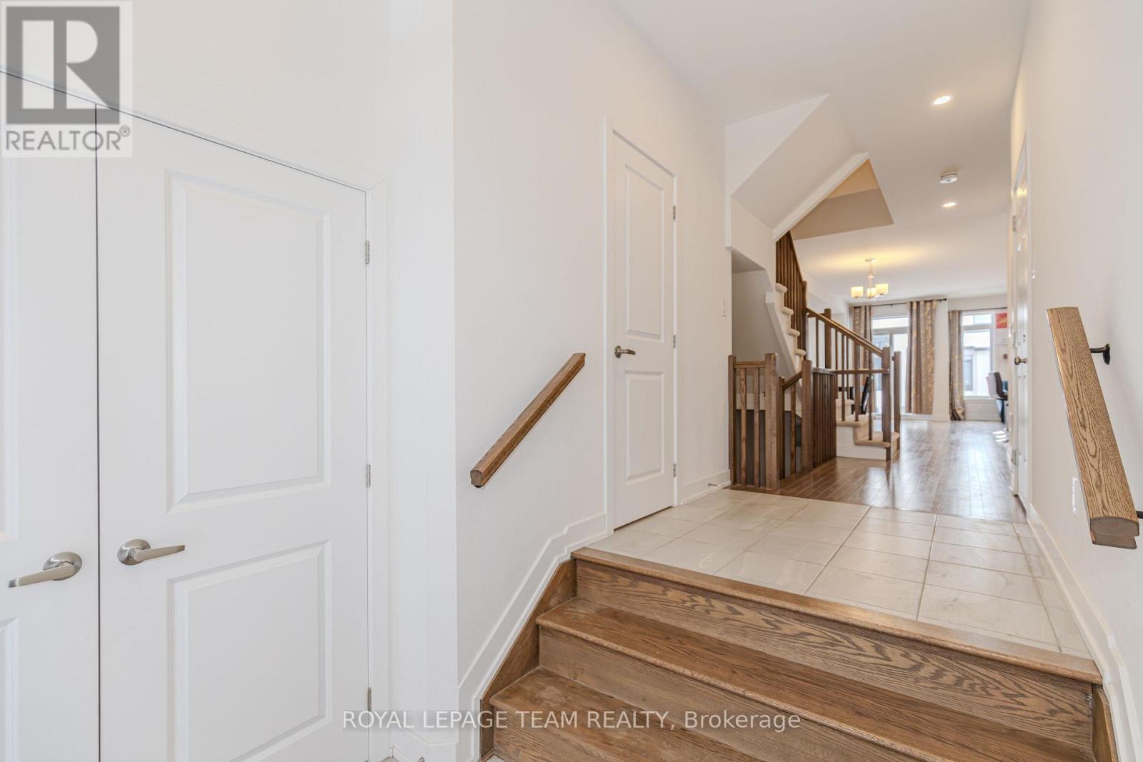 867 Anciano Crescent, Ottawa, Ontario  K2S 2R8 - Photo 4 - X12912326