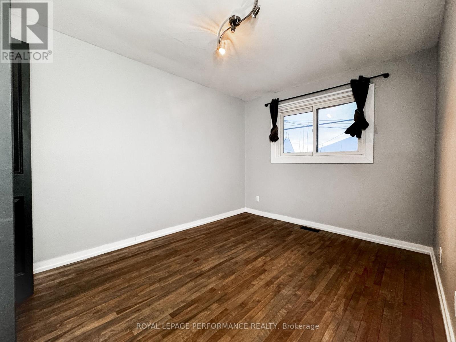 A - 726 Cummings Avenue, Ottawa, Ontario  K1K 2L1 - Photo 11 - X12912338