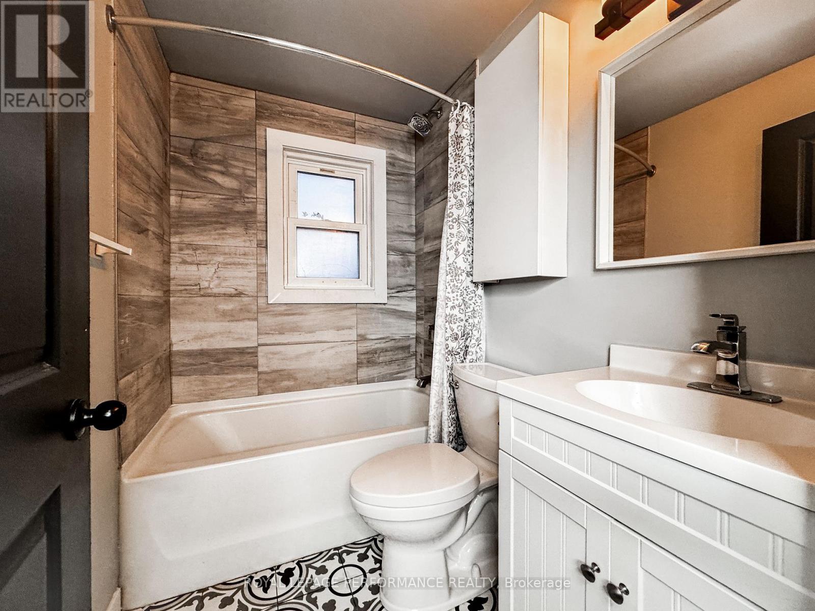 A - 726 Cummings Avenue, Ottawa, Ontario  K1K 2L1 - Photo 13 - X12912338