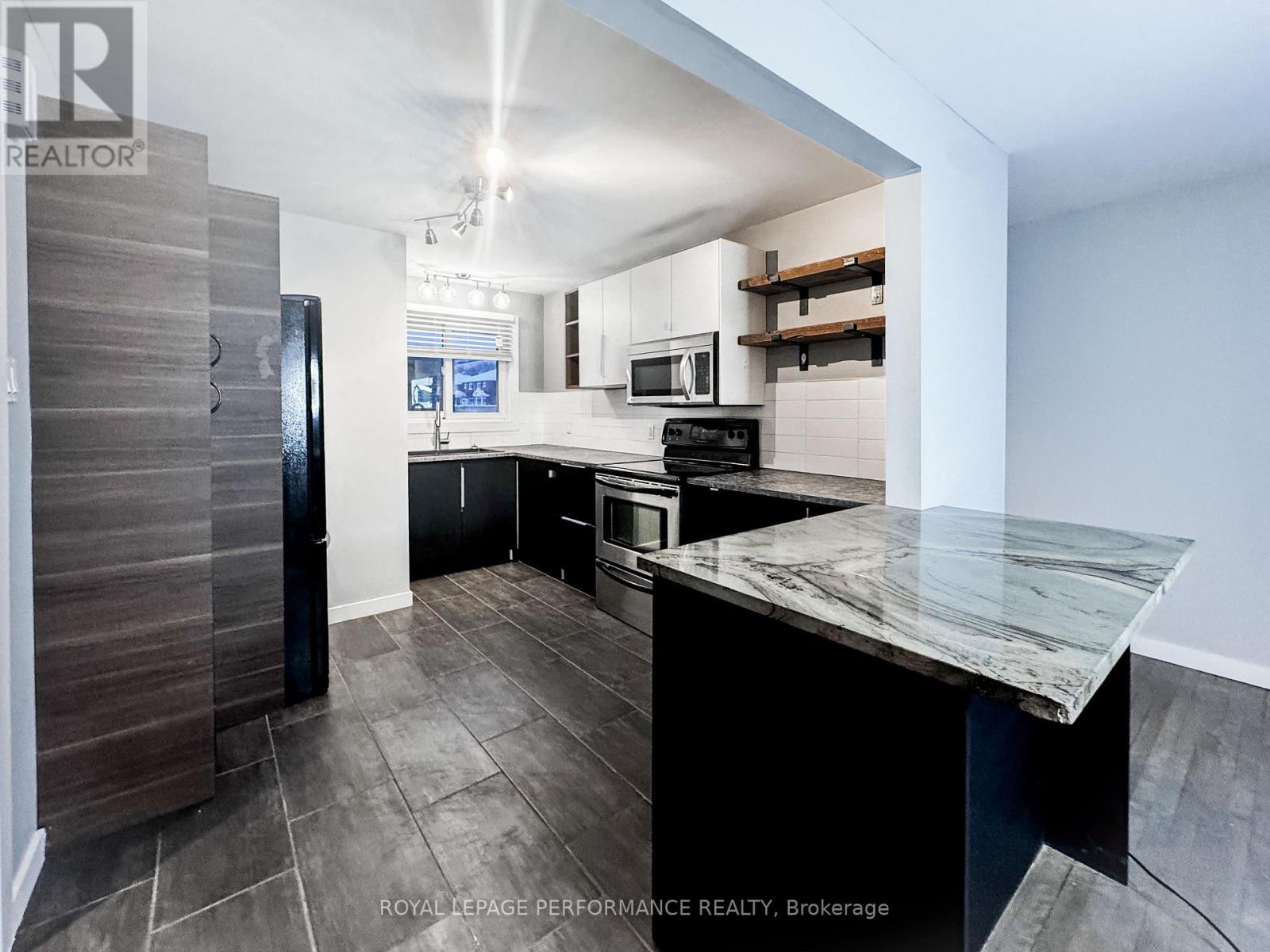 A - 726 Cummings Avenue, Ottawa, Ontario  K1K 2L1 - Photo 7 - X12912338