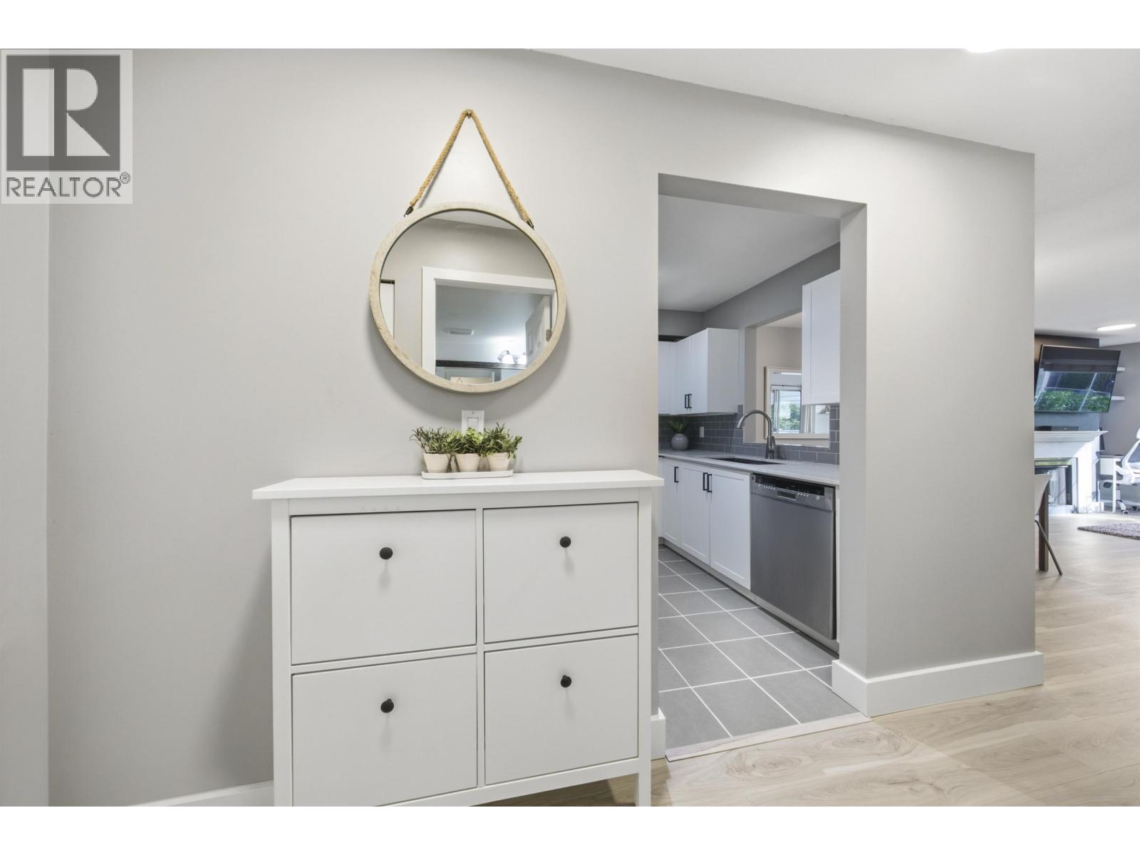 111 6820 Rumble Street, Burnaby, British Columbia  V5E 4H9 - Photo 3 - R3102616