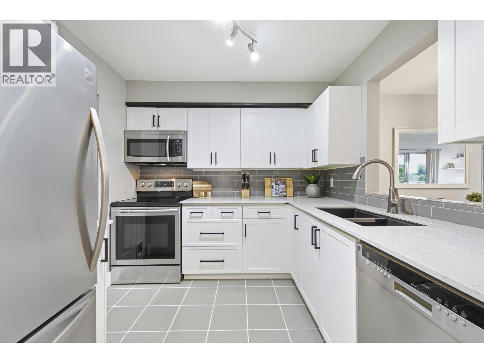 111 6820 Rumble Street, Burnaby, British Columbia  V5E 4H9 - Photo 5 - R3102616